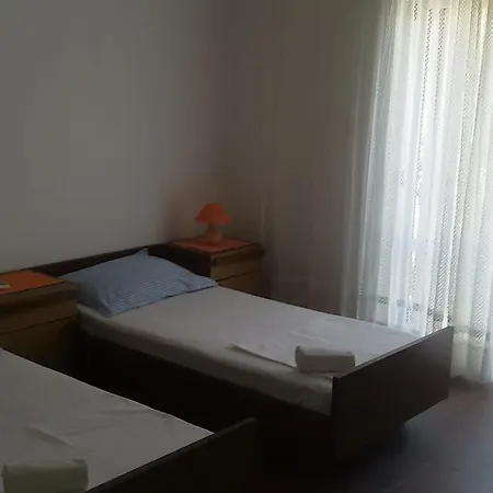 Dalmacija アパート ポドストラナ