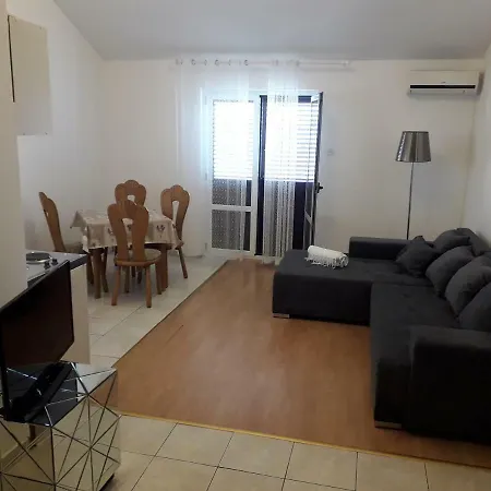 Apartment Dalmacija *
